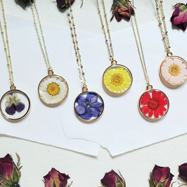 Dainty Daisy Necklace Pressed Flower Resin Pendant Necklace Real Flower Necklace