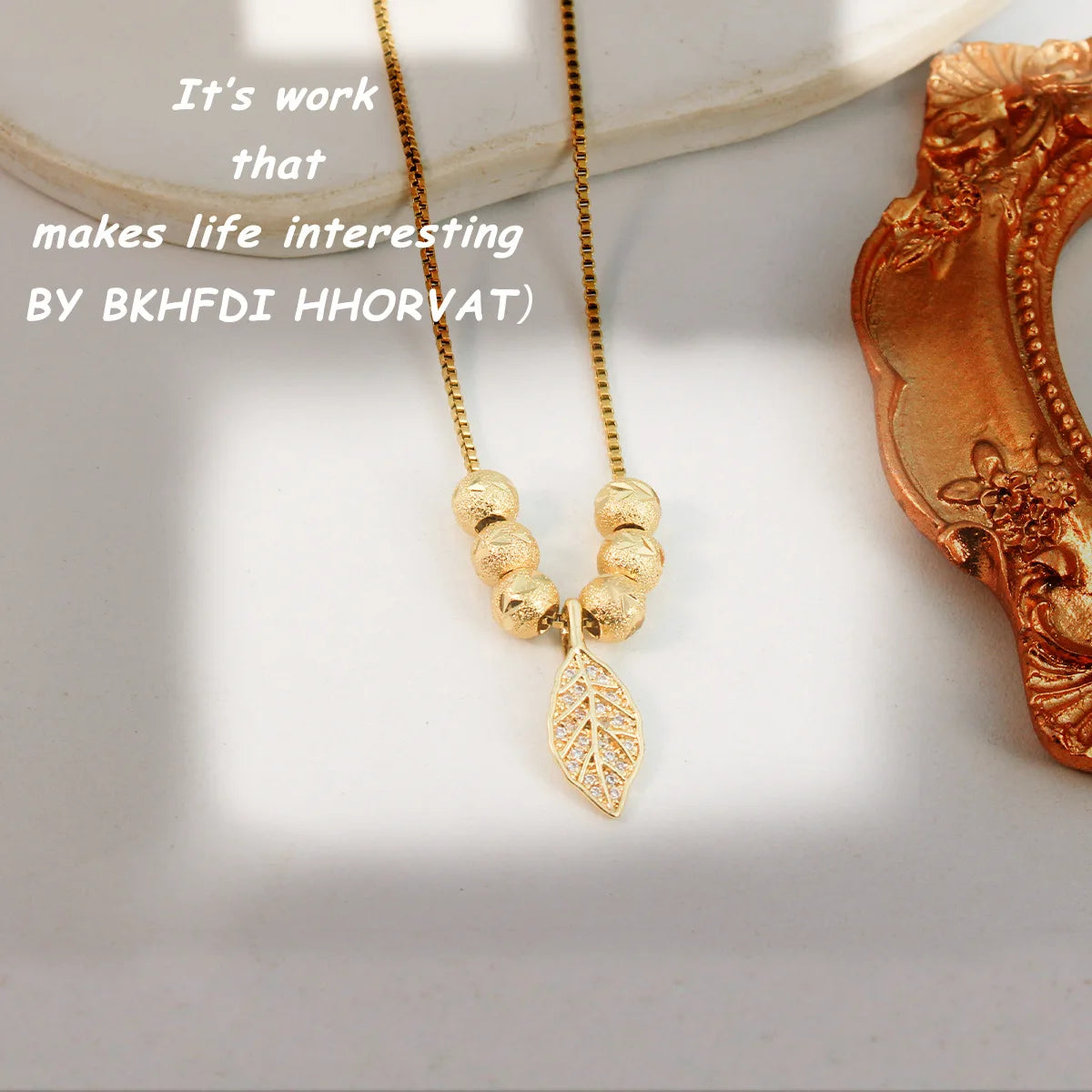 HOTWAY Wholesale Copper Inlaid Cubic Zirconia Leaf-Shaped Pendant Necklace Fashion Necklace Jewelry Gift for Women