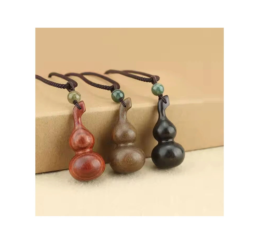 Vintage Sandalwood Gourd Pendant Necklace Unique Design Ping an Fortuneortune Pine Gourd Shaped Long Necklace Jewelry