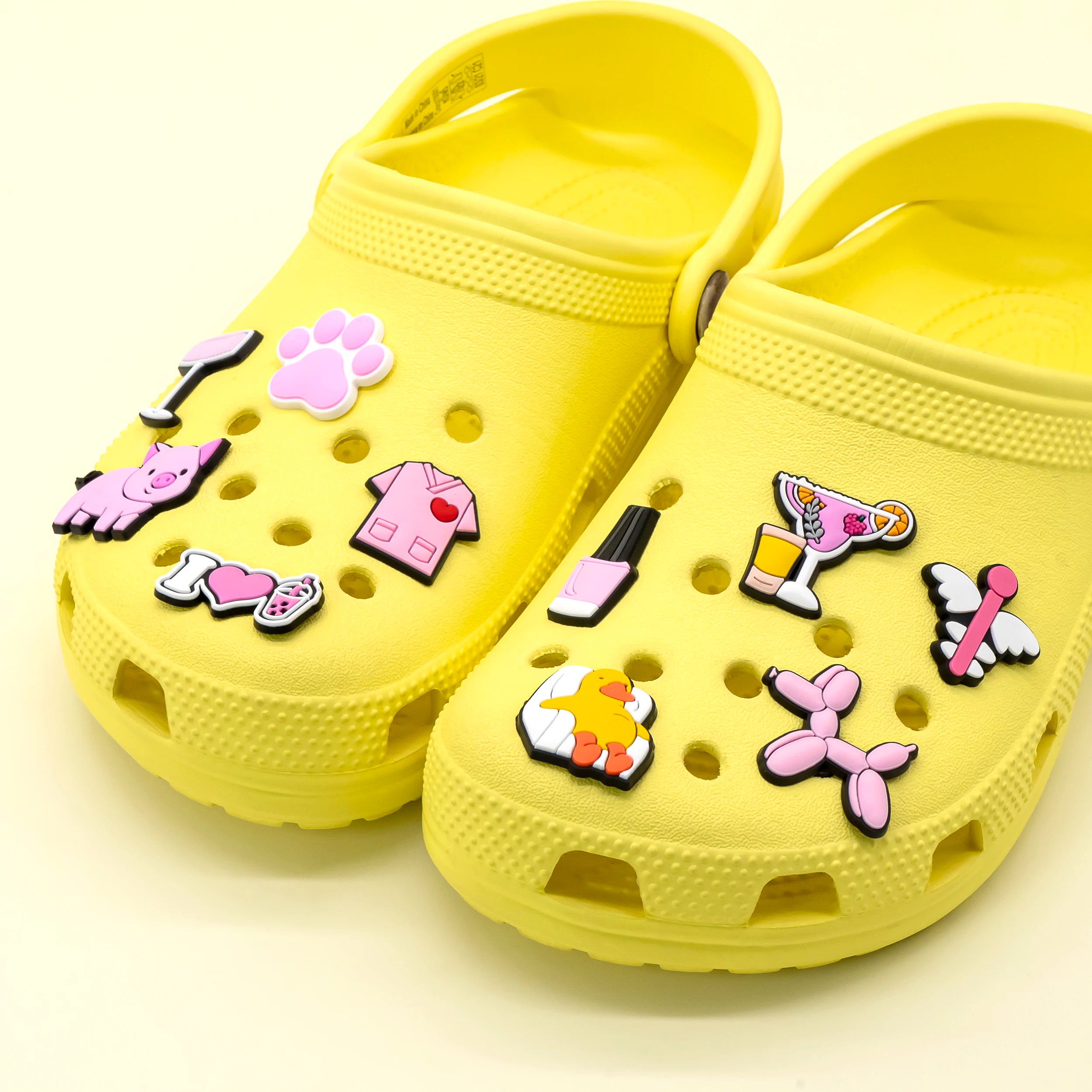Custom Hot Sale Crystal Pink Girl Flower Shoe Charm Wholesale Pvc Clogs Sneakers Decoration Accessories Cute Shoe Charm Bulk