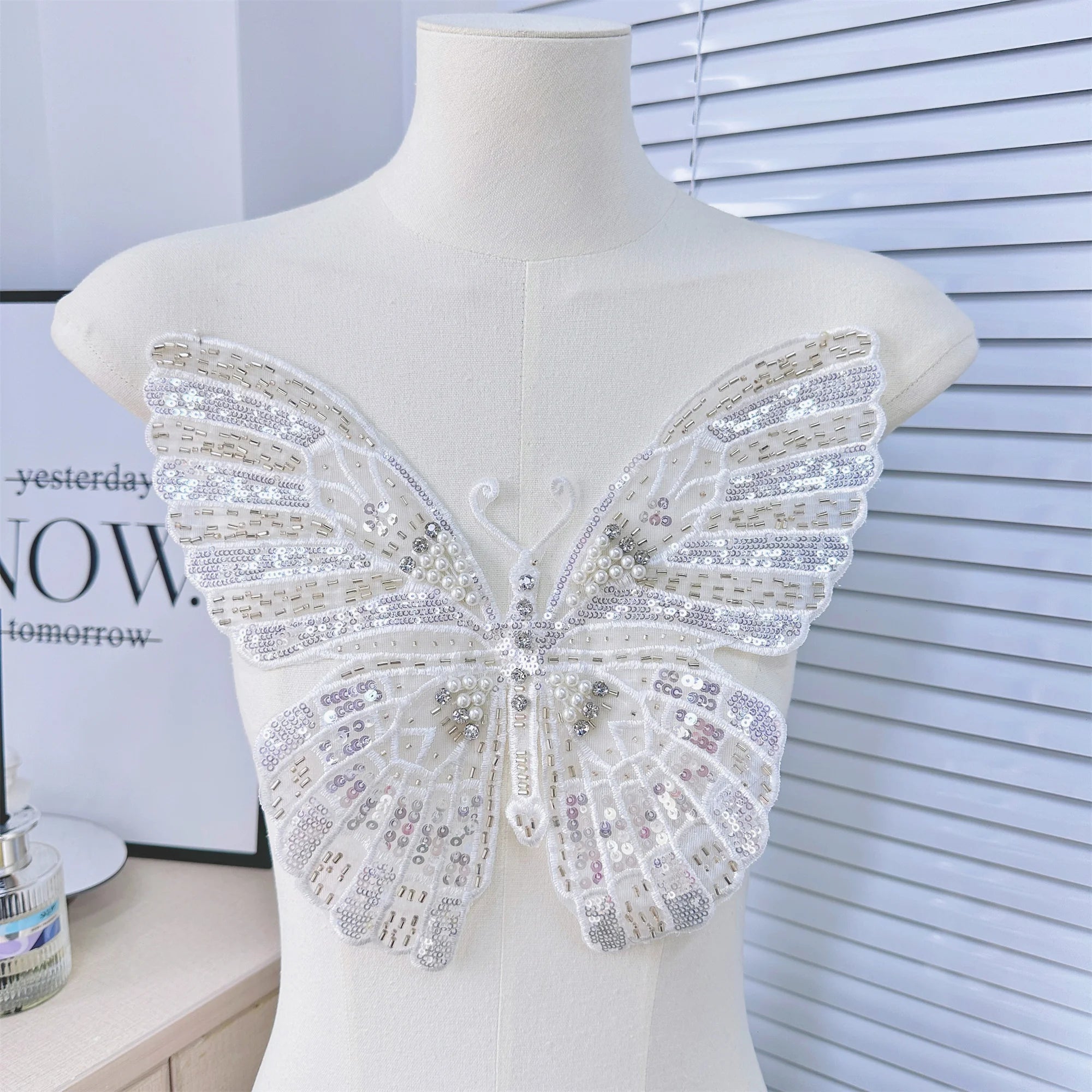 Fancy Style White Sequin 3D Butterfly Embroidery Patch Wholesale Mesh Large Butterfly Beaded Applique for Clothing Accessories