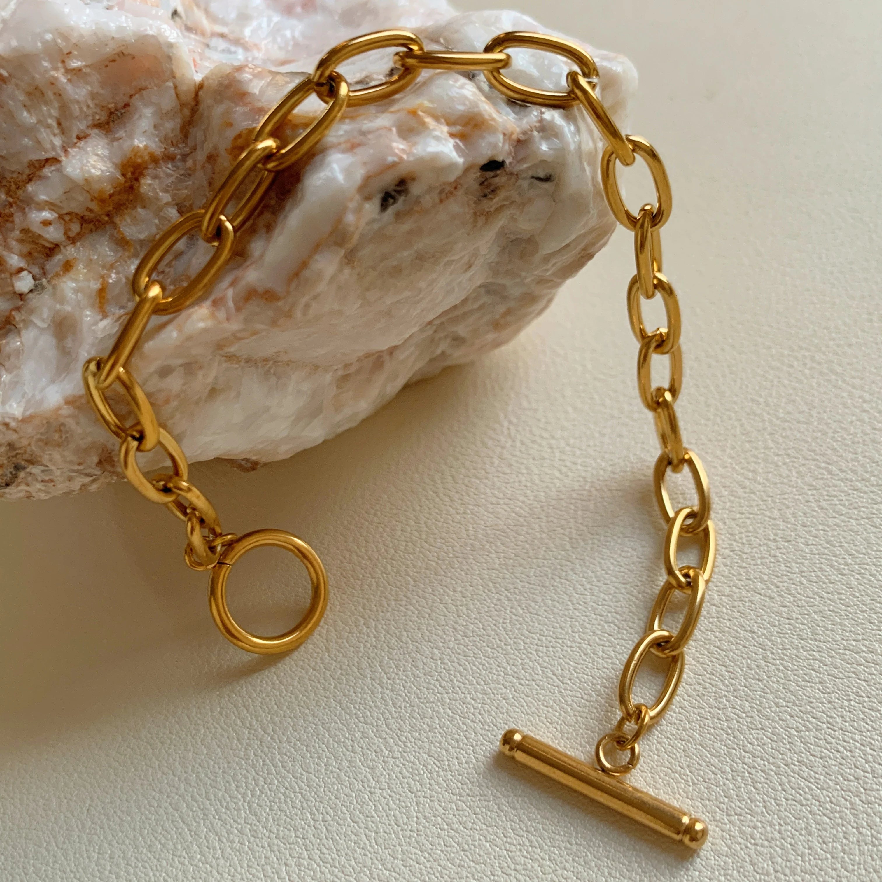 Aretas Wholesale Jewelry Paperclip Chain Bracelet Stainless Steel Gold Plated OT Toggle Thick Link Chain Bracelets for Women
