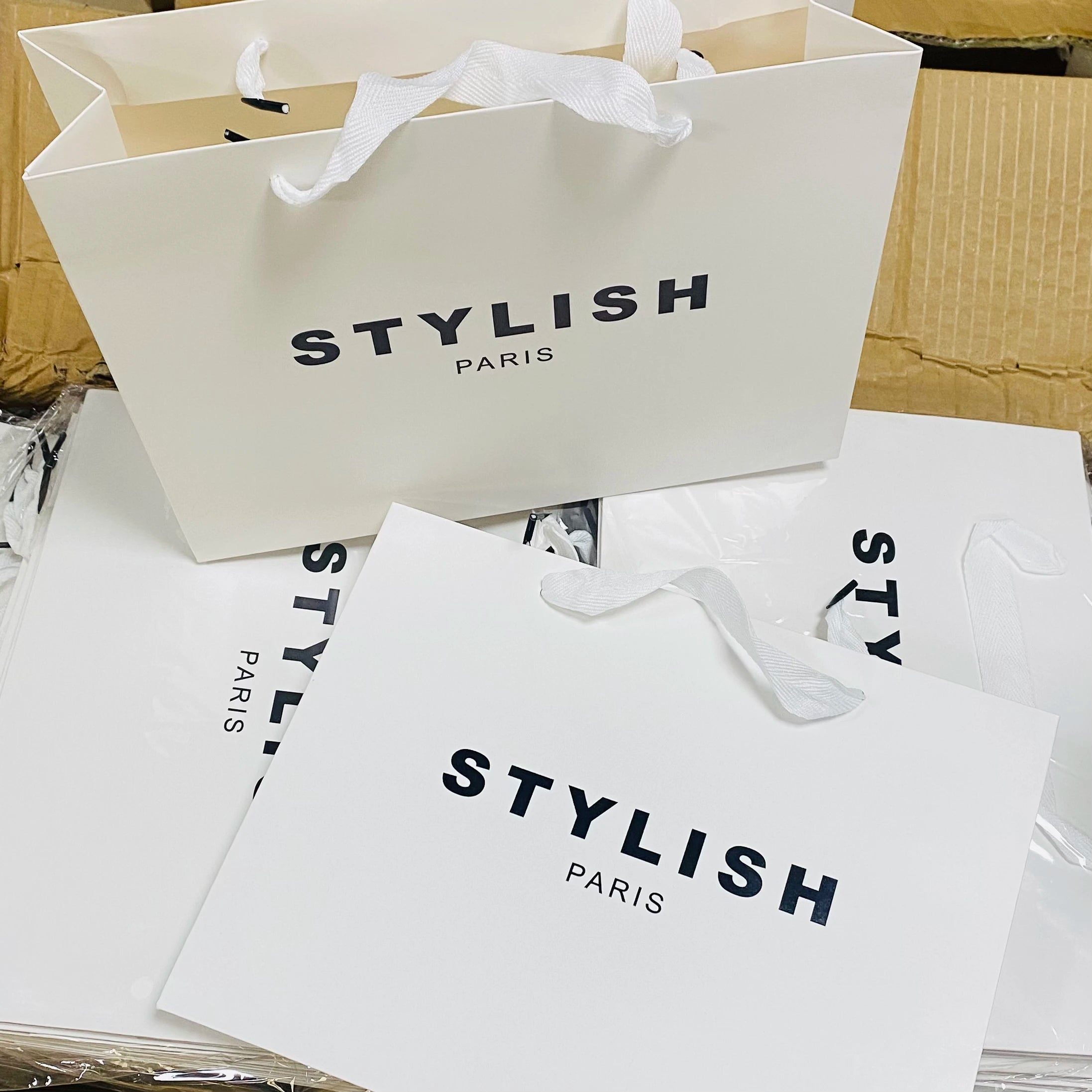 Custom  Shopping Bags Gift Paper Bag Packaging with Handle Luxury Paper Bags