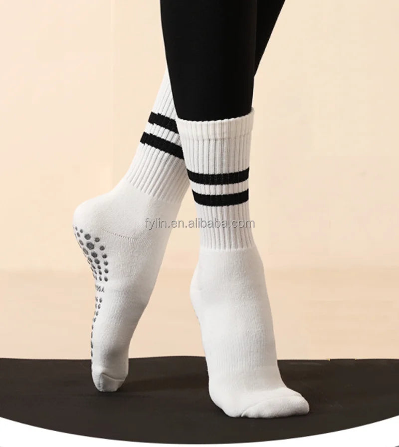 Non-slip Grip Thick Crew Socks Yoga Pilates Hospital Socks Cushioned Sole for Men Women Pilates Barre