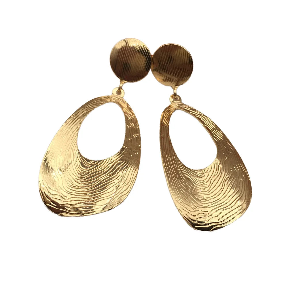 Modern Trendy Gold-Plated Metal Pendant Earrings Handmade Dangle Accessories for Weddings Parties Gifts Made From Alloy