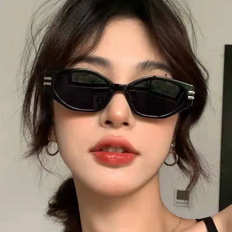 UNOC 2022 Retro Custom Sunglasses for Women Small Frame Irregular Hip Hop Sun Glasses Blue White Red PC Popular Fashion Shades