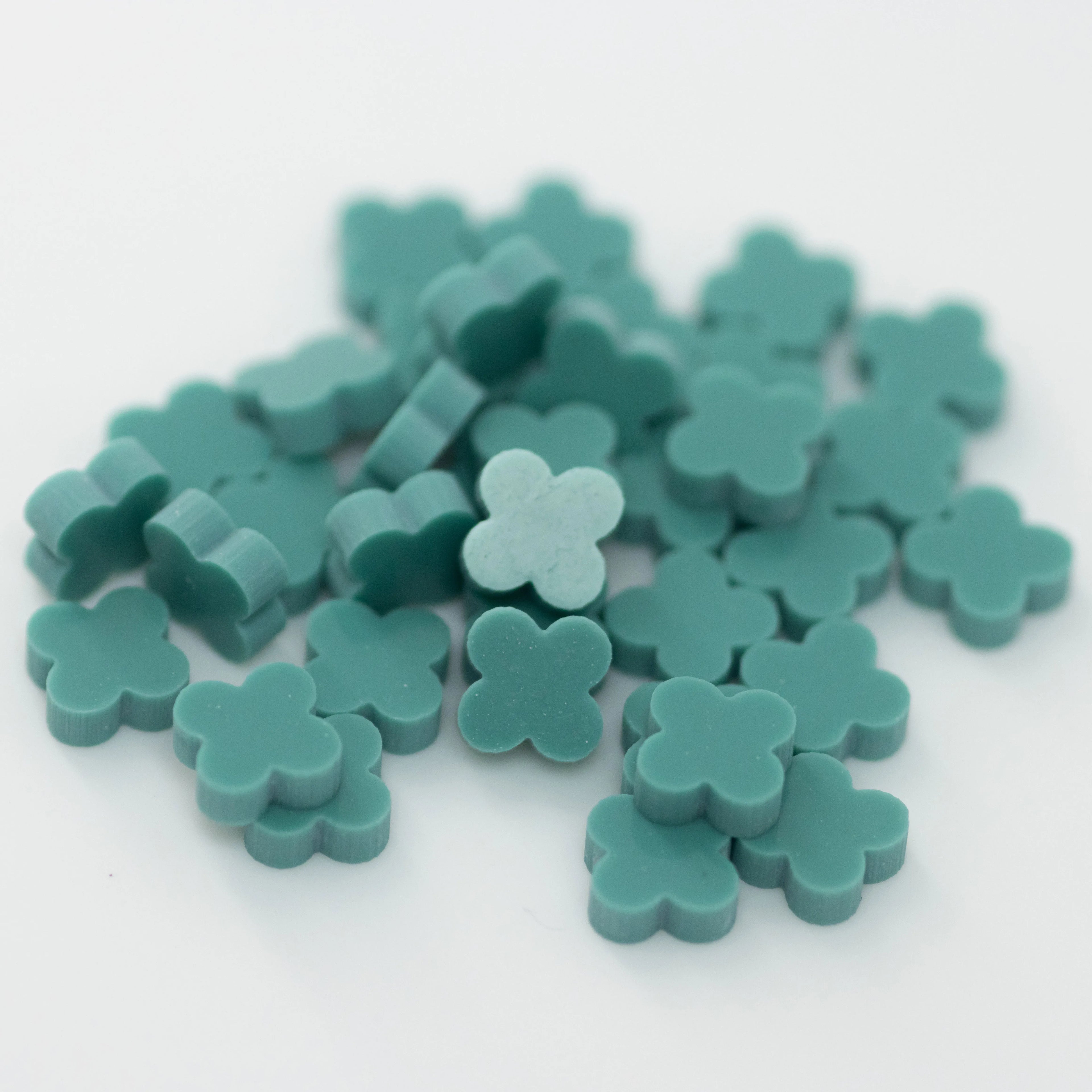 In Stock Wholesale Synthetic Turquoise Stones 6*6mm Four Leaf Clover Green Turquoise for Jewelry Making