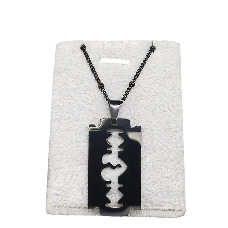 Heart Blade Bloodbath Gangster Razor Party Stainless Steel Blade Necklace Hip Hop Pendant Jewelry Heart Shaped Love Necklace