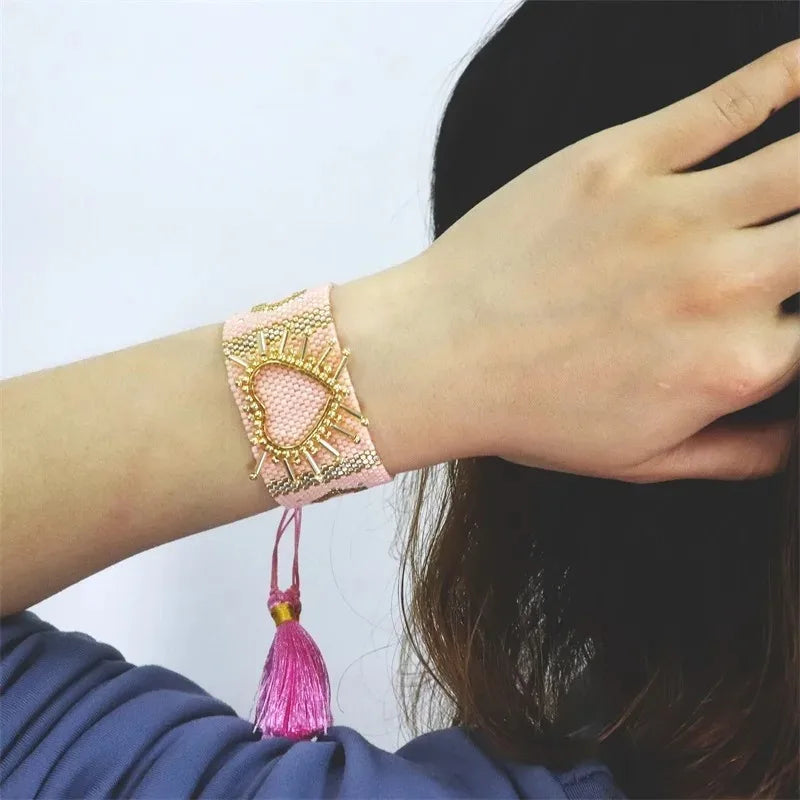 Handmade Bohemian Style Adjustable Women's Beaded Bracelet Fashion Heart-Shaped String Accessory Bracelet for Anniversaries