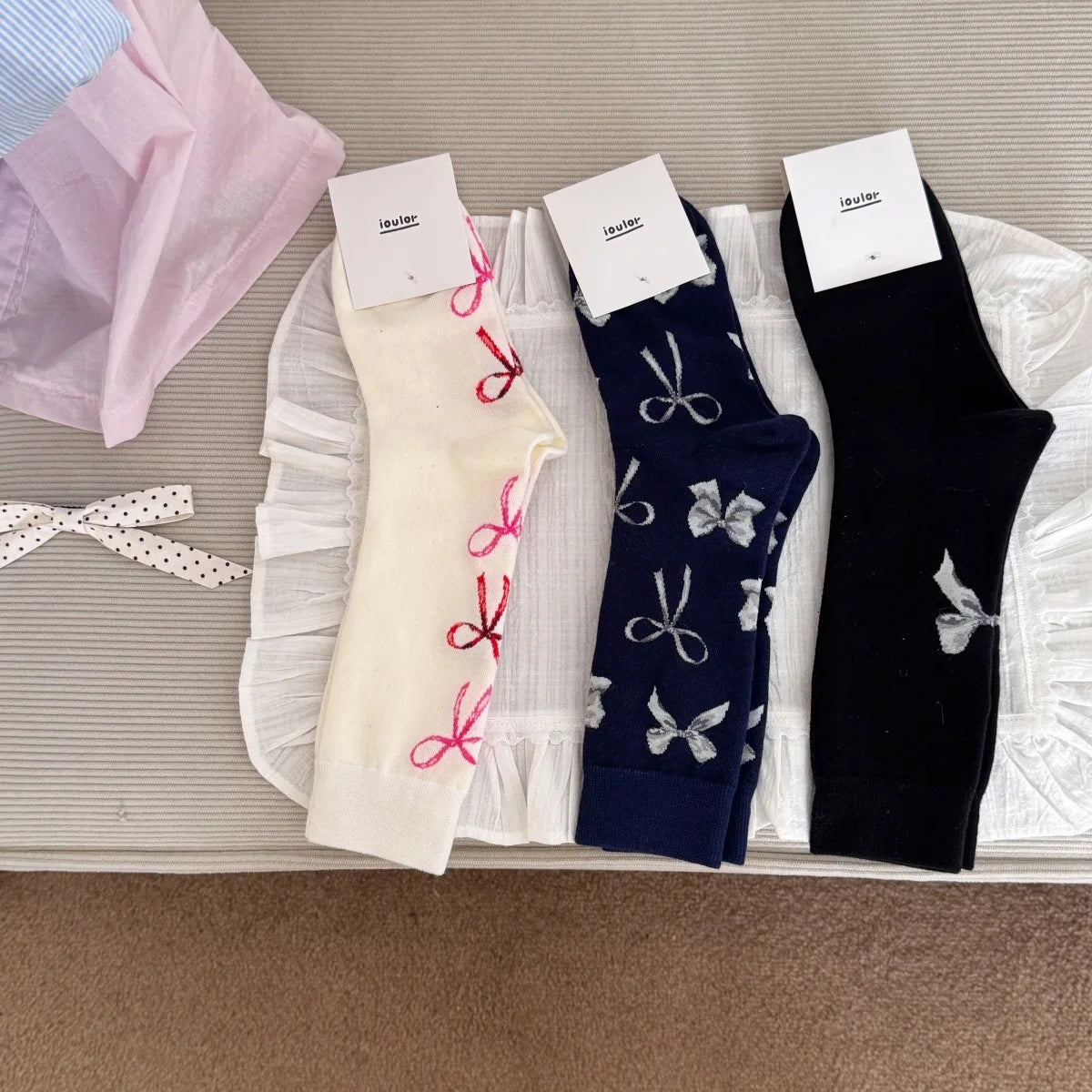 Wholesale New Fashion Luxury Cotton Crew Socks for Women Breathable and Sweat-Absorbent Featuring a Stylish Bow Design