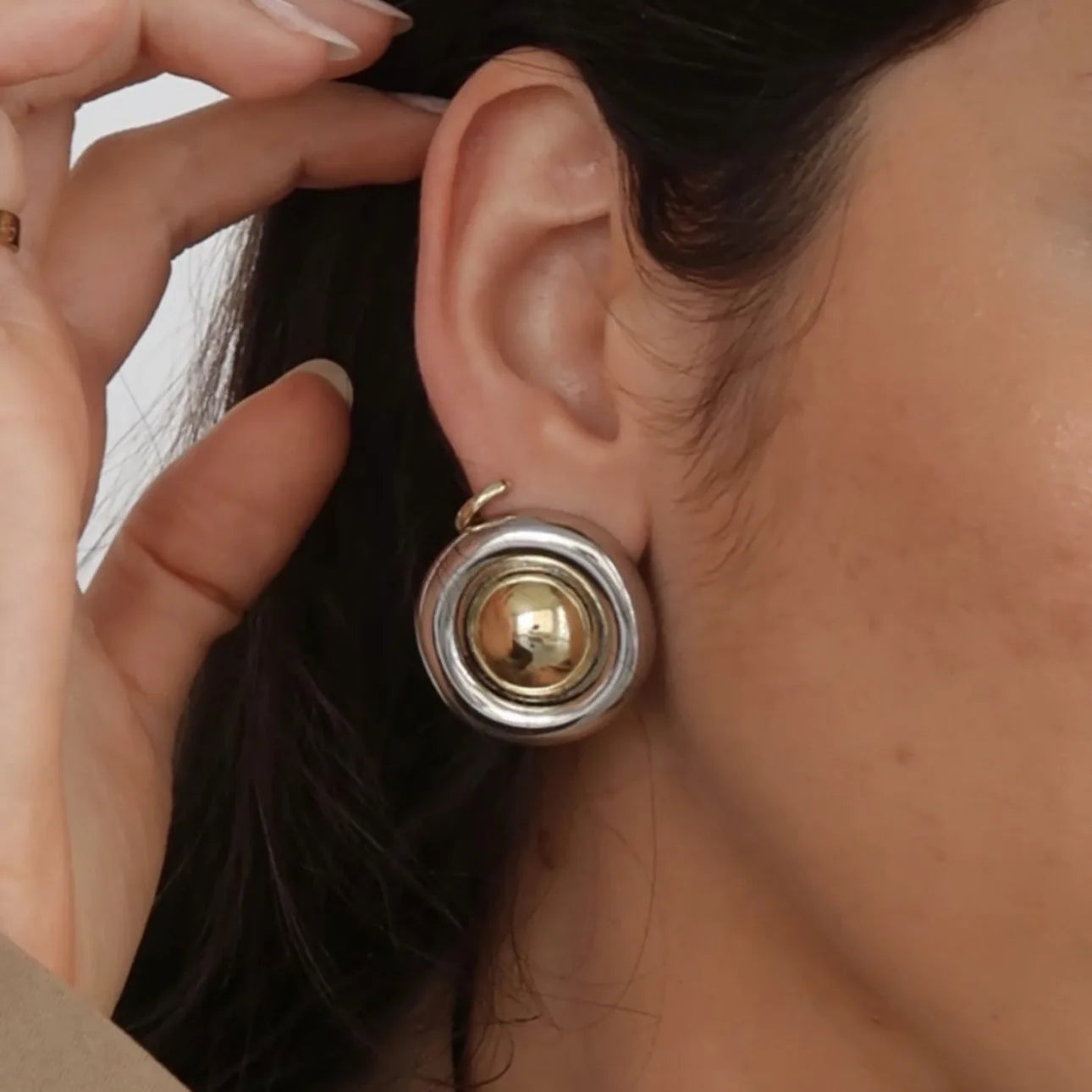 2025 New Arrival Fashion 18K PVD Gold Titanium Steel Retro Simple Circle Earrings Minimal Chunky Round Stainless Steel Earrings