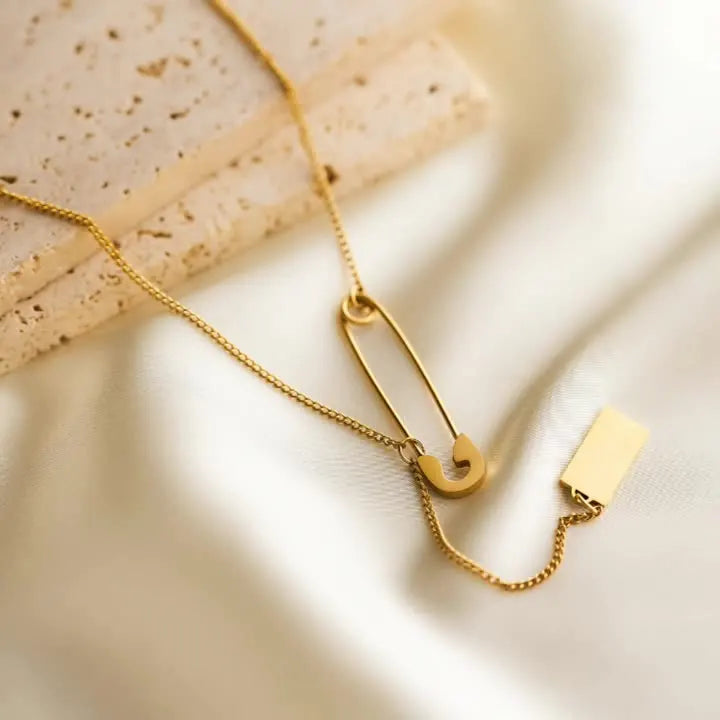 DAIHE Simple and Stylish Pin Letter Tassel Necklace Creative Stainless Steel square Brand Necklace