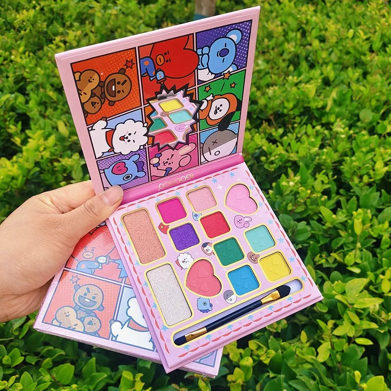Wholesale Mini 12-Color Eye Shadow Pallets Bright Matte Eyeshadows in Powder Form for Women