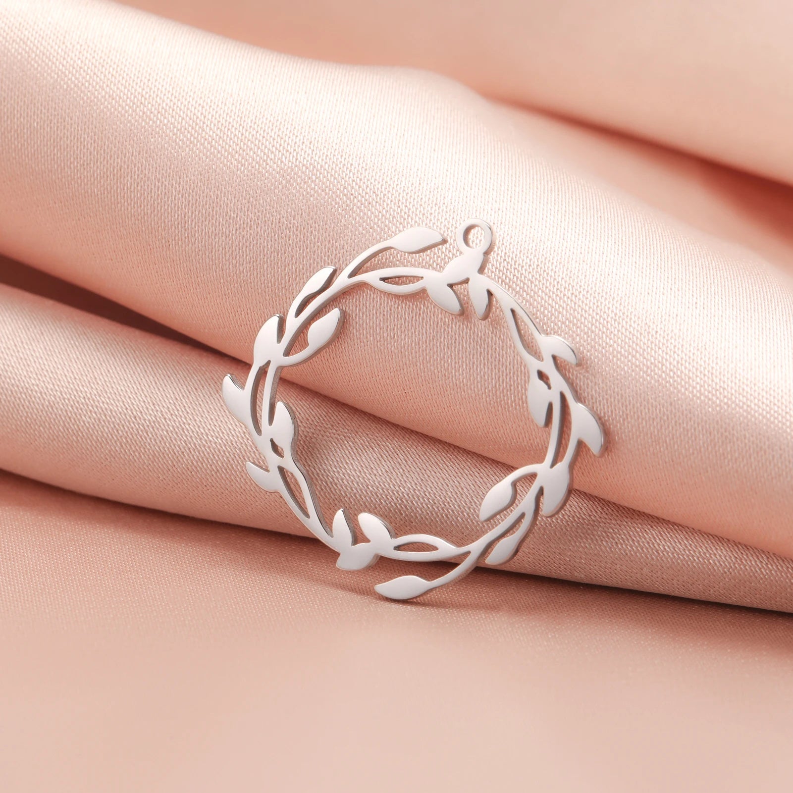 Fashion Stainless Steel Wreath Charm Gold Color Flower Wreath Pendant  Jewelry Accessories for Necklace Bracelet