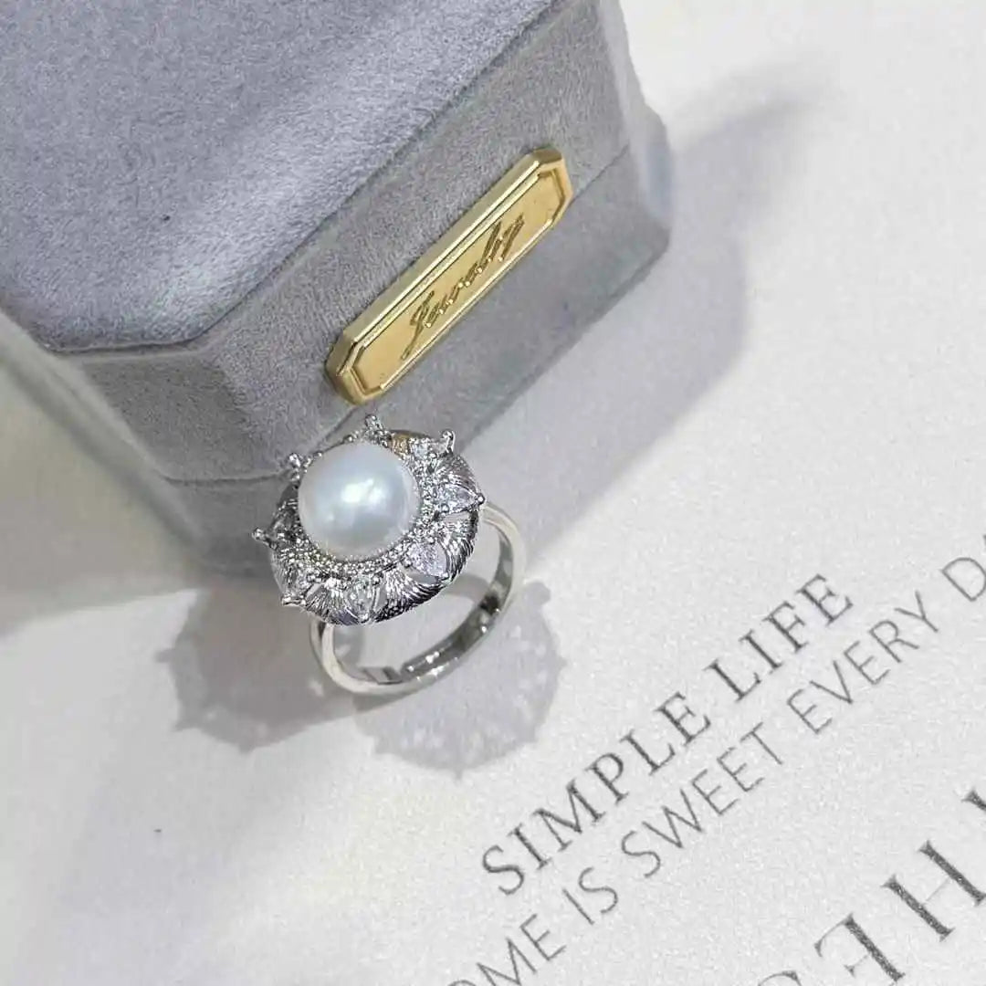 Sun Goddess Noble Pearl Jewelry 9-10mm Natural White Freshwater Bread Ring with Eight Hearts and Eight Arrows Design
