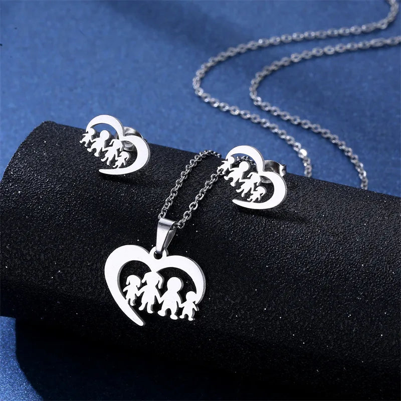 Hot Selling Cute Family Pendant with Link Chain Personalized Stainless Steel Necklace Accessory Collarbone Chain Wholesale