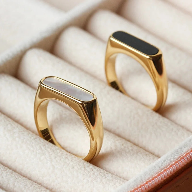 Waterproof Jewelry Ins Hot Selling Minimalist 18K Real Gold Plated Stainless Steel Black White Natural Shell Rings YF2277