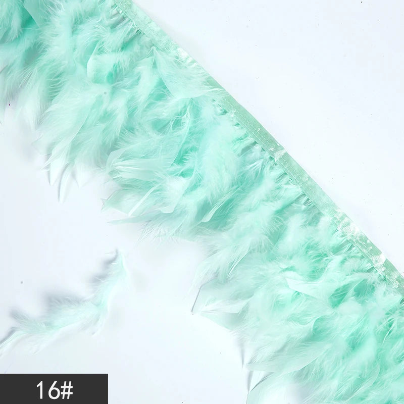 Wholesale Dyed Multi-Colored Fluffy Turkey Feather Trim 10-15cm Compact for Decoration and Carnival Costumes