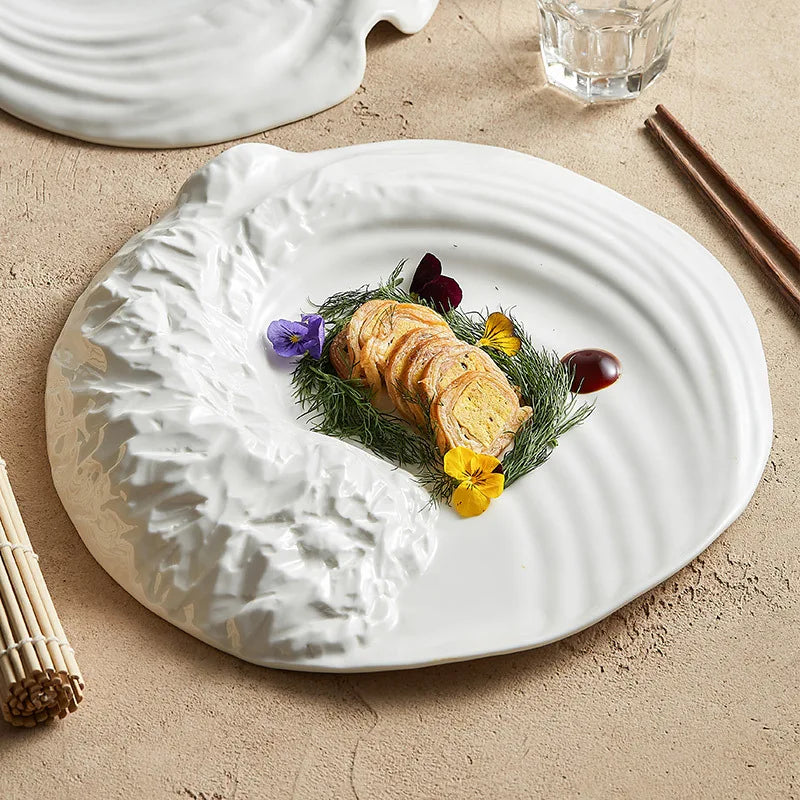 Wholesale  White Triangle Ceramic Vajilla Matte Porcelanas Rich Textures Individuality Glossy Appetizers Pates Design