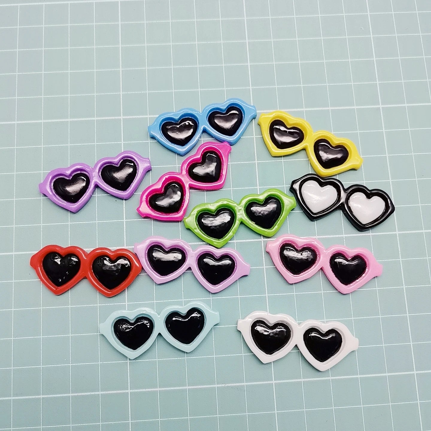 42mm Kawaii Resin Cabochon Heart Sunglasses Shape Flatback Button Patch Sticker Hair Jewelry DIY Material