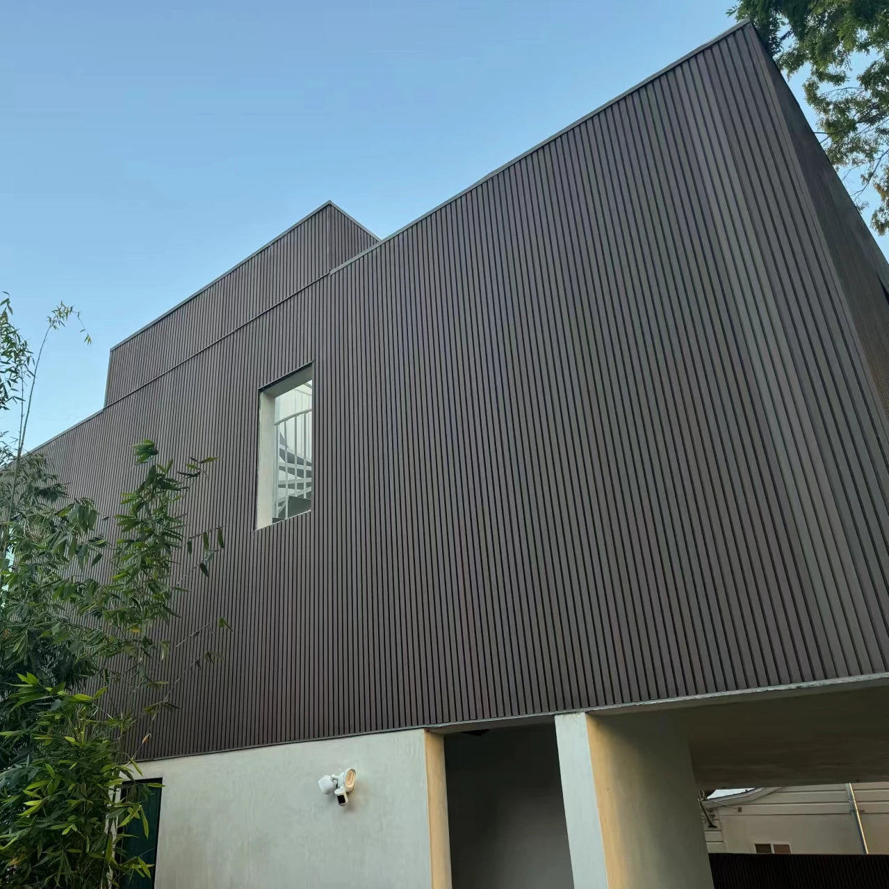 Co-extrusion WPC Wall Panel 4 Holes Waterproof 3D Exterior Decorative Wall Plastic Cladding for Hotel Use Fire Retardant