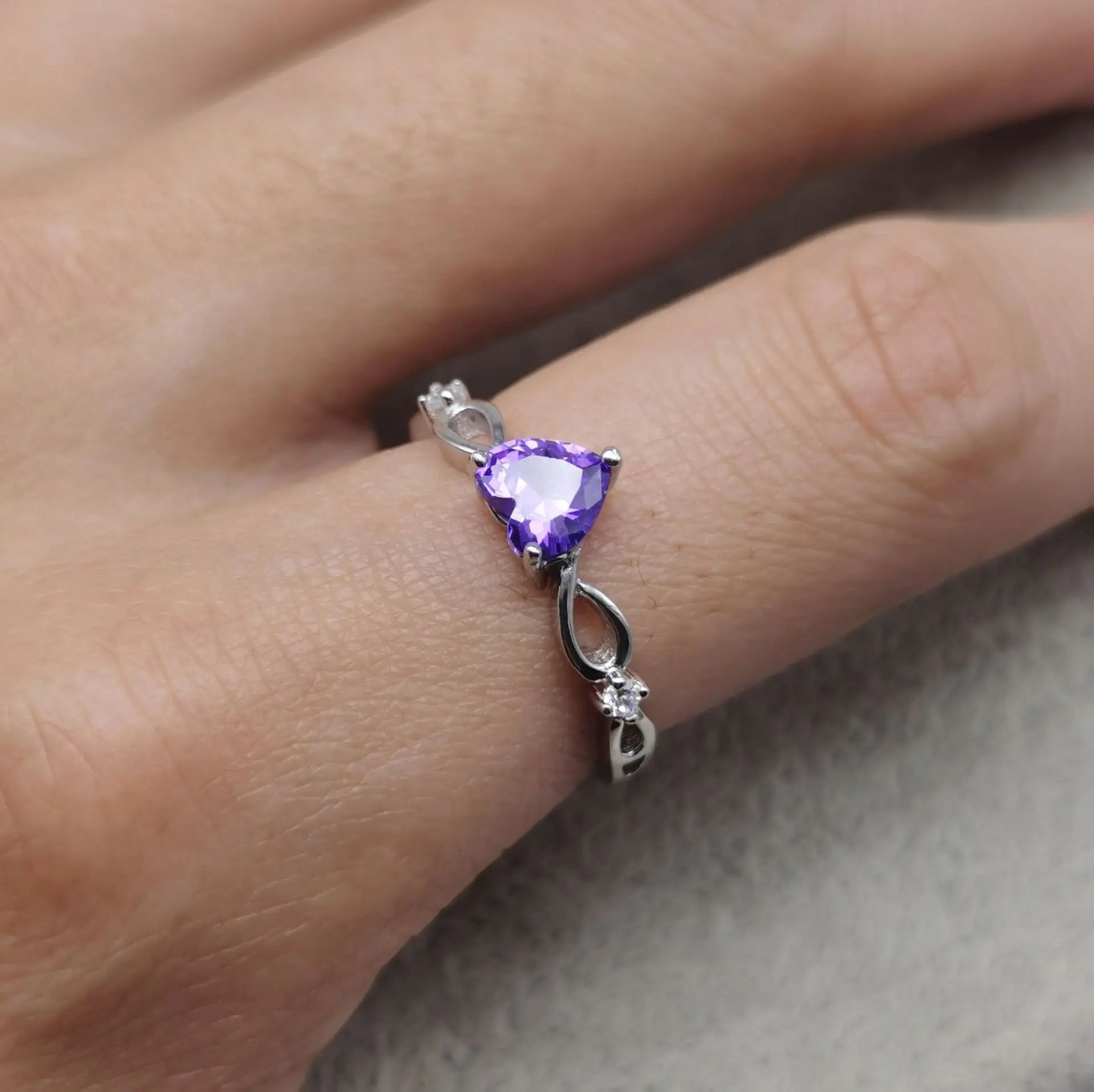 Delicate S925 Natural Amethyst Heart Gemstone Rings for Girlfriend