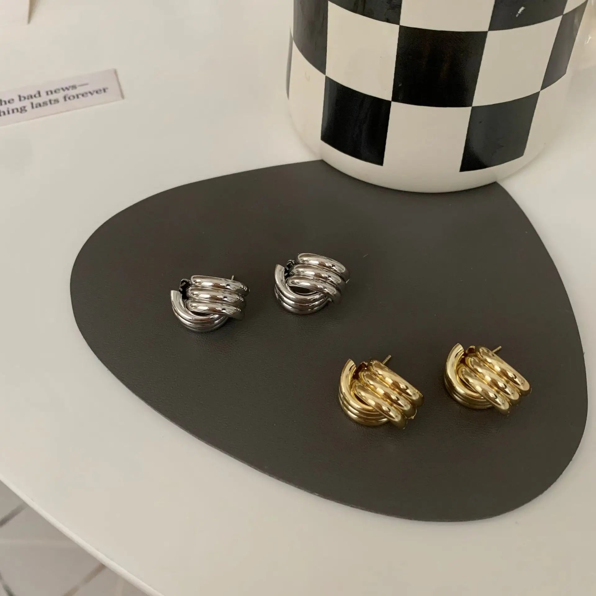 Geometric Simple Metal Earrings Fashion Personality Temperament Cold Style Studs Ear Clip Earrings  for Women