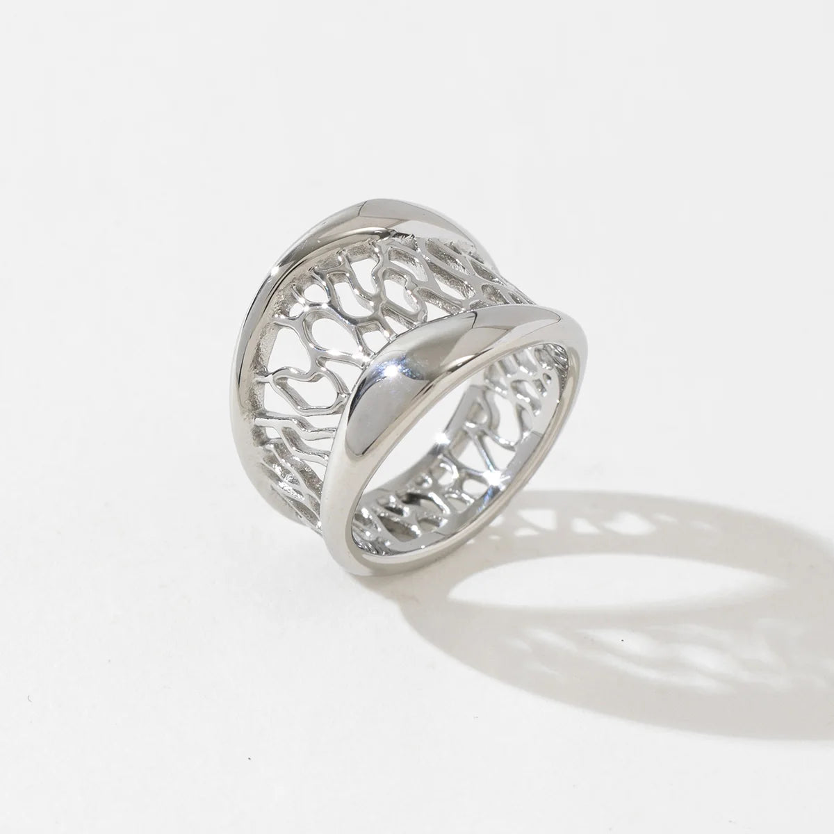 2025 Latest Stainless Steel Retro Unique Personality Hollow Irregular 18k Silver Plated Ring Woman
