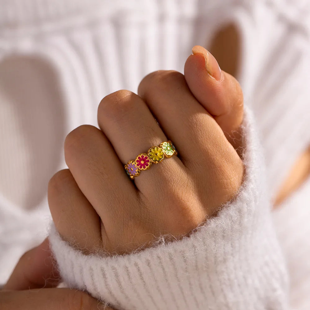 MC188 Wholesale Stainless Steel Gold Plated Colorful Flower Ring Enamel Daisy Design Jewelry Fashion Open Finger Ring for Women