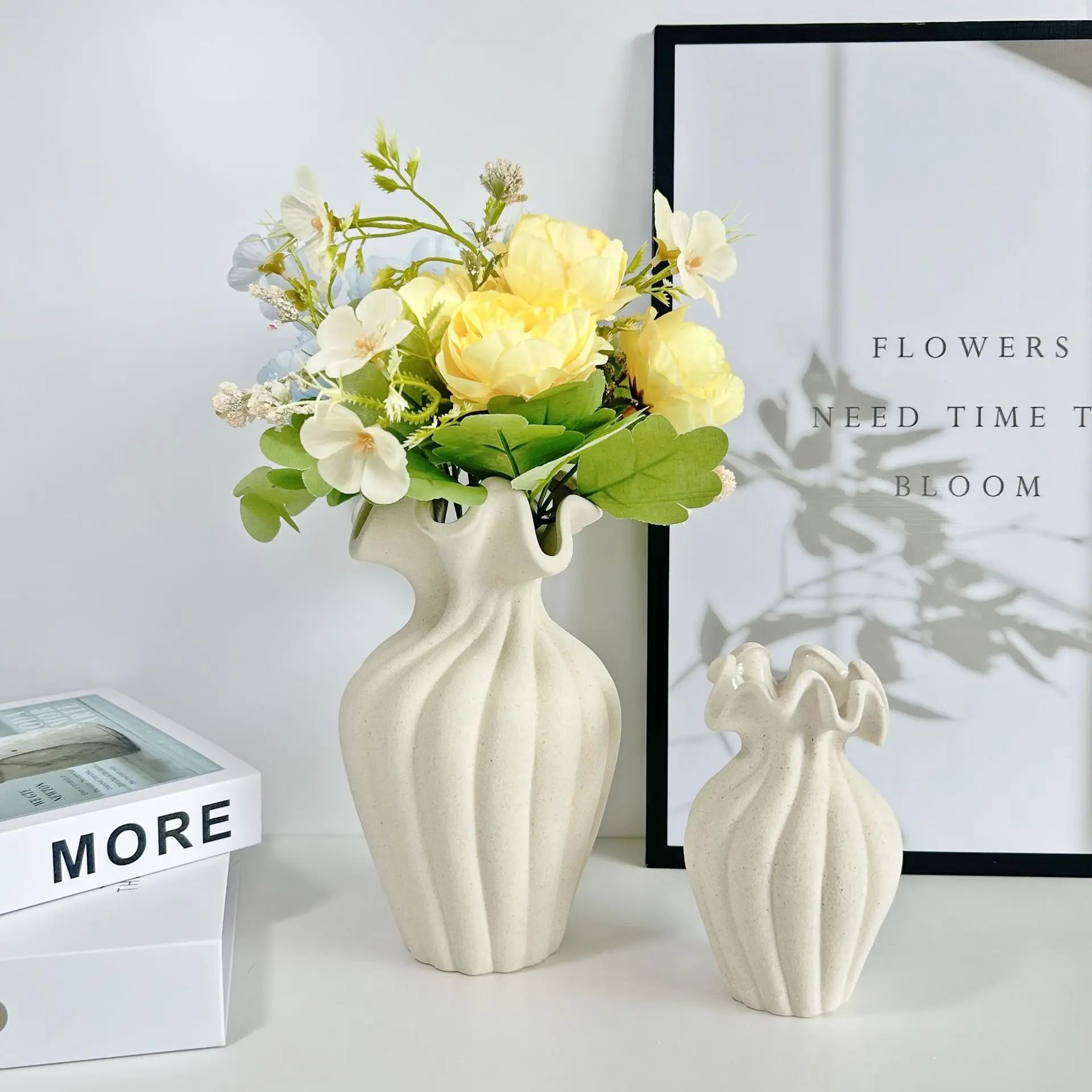 Popular Pure White Matte  Ceramic Vase Modern Nordic Dry Flower Small Vase Bedroom Decorative