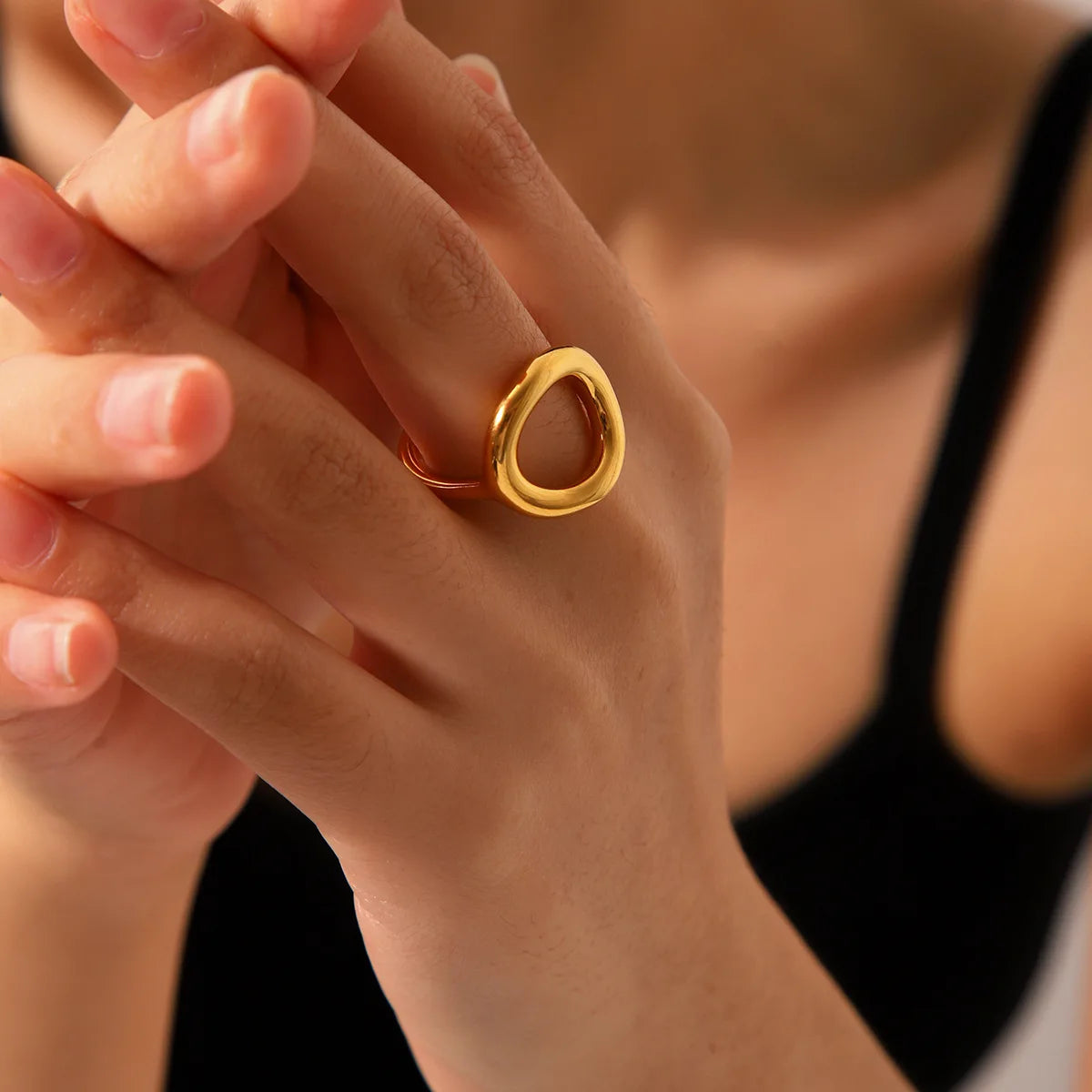 Ins Fashion Stainless Steel Gold-Plated Minimalist Oval Hollowed-out Irregular Adjustable Open Finger Rings for Girls