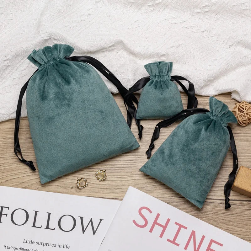 Luxury Super Soft Green Velvet Pouch Jewelry Rings Candle Cosmetic Packaging Customized Drawstring Shock Resistant Dust Bag