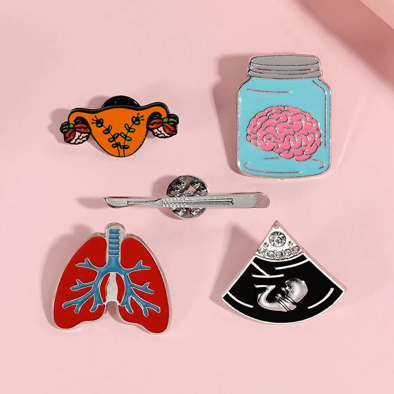 Horror Enamel Alloy Lapel Pins Cute Brain Cartoon Lungs Custom Metal Enamel Wholesale Nurse Brooch Medicine Pins Wedding Gift