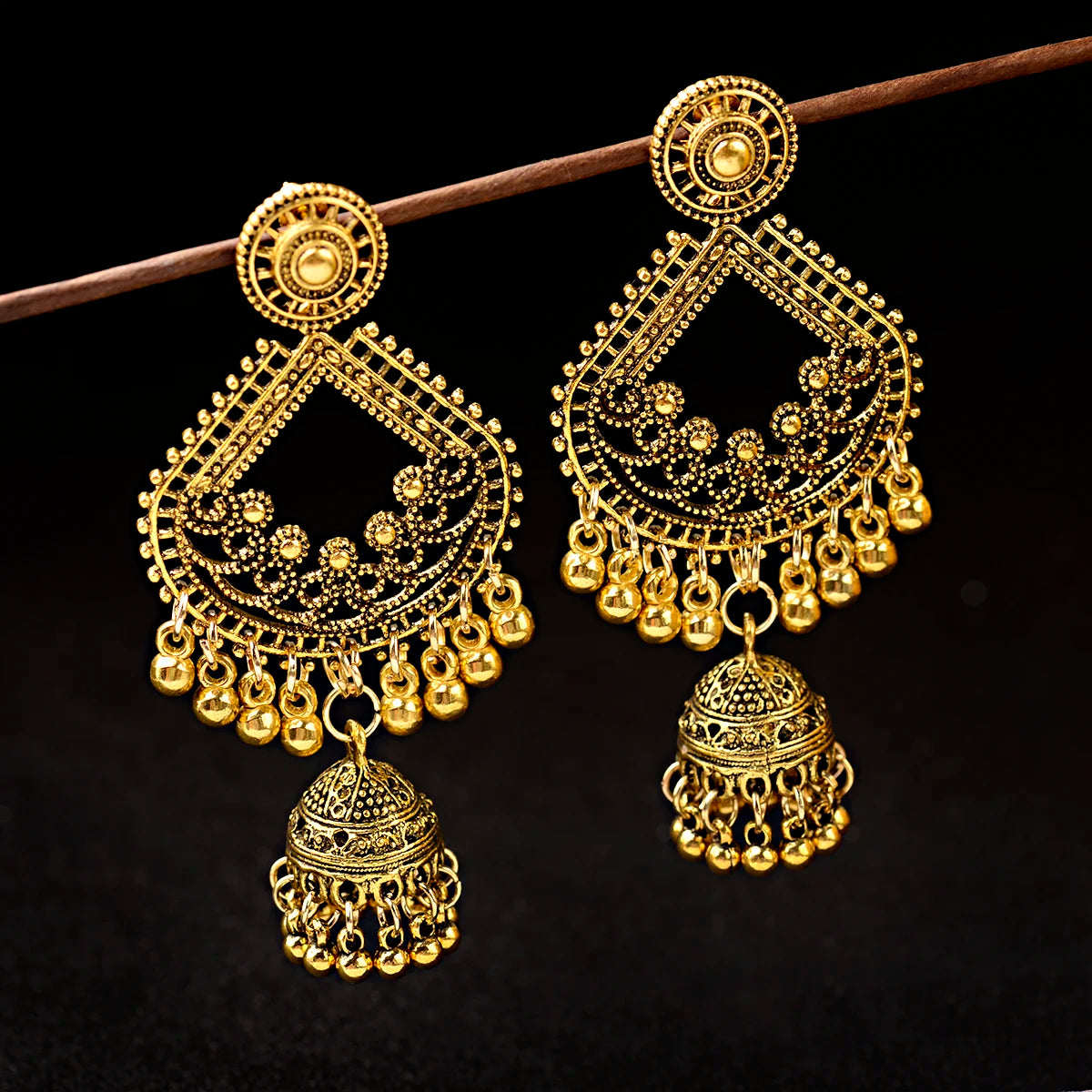 Women Big Gold Dangle Earrings Jhumka Indian Earrings Vintage Drop Earring Lantern Tassel Palace Orecchini Donna