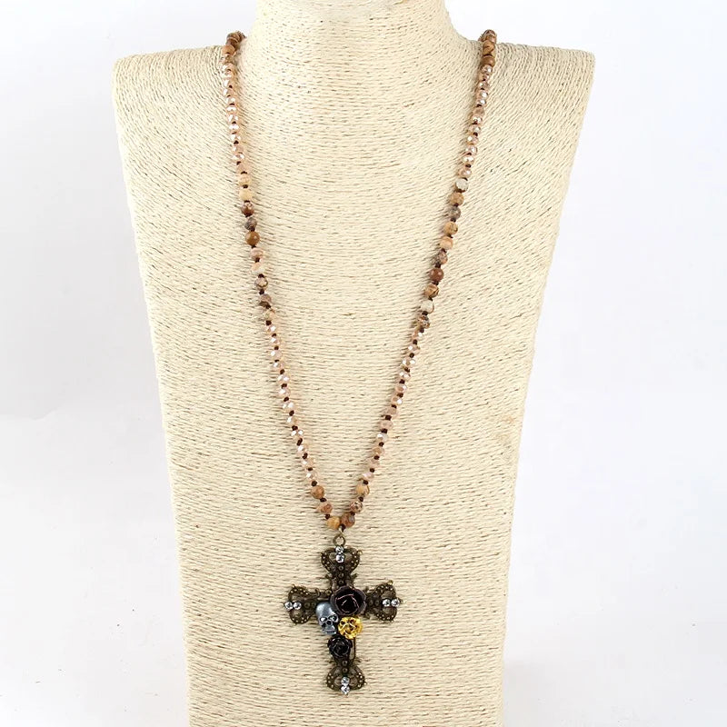 New Gothic Jewelry 6mm Natural Stone Gravel Crystal Glass Necklace Flowers and Skull Cross Pendant Necklace