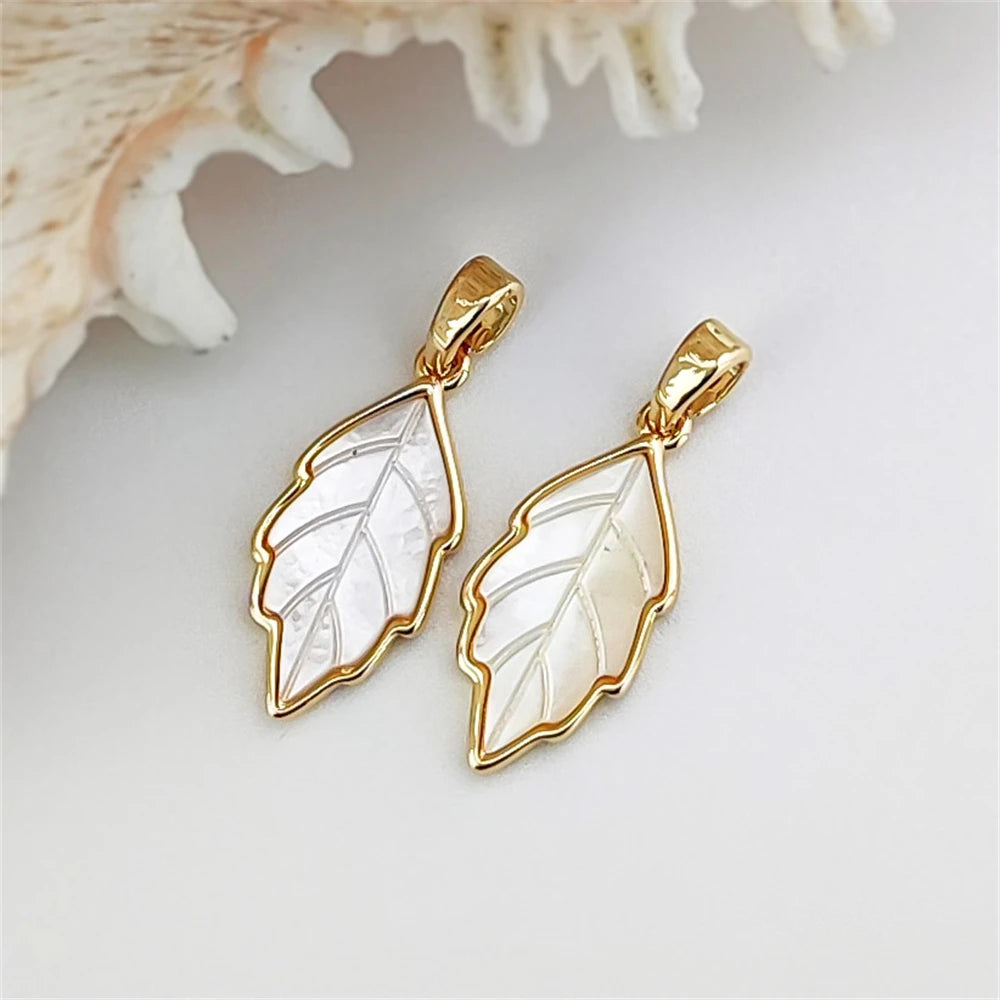 Hot Selling Newest Jewelry 18k Gold Plated Leaf Shape Seashell Pendant Carved Mother of Pearl Necklace Charm for Earring Making
