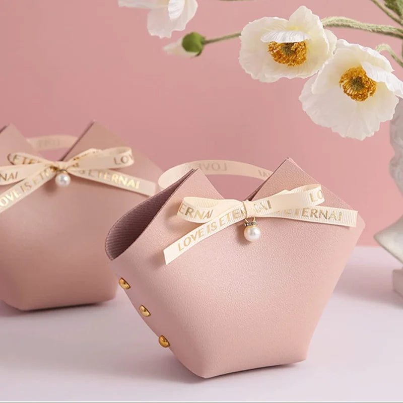 Elegant PU Leather Mini Gift Bag Pearl and Ribbon Decoration Creative Wedding Candy Box Birthday Party Favor Boxes Gift Boxes