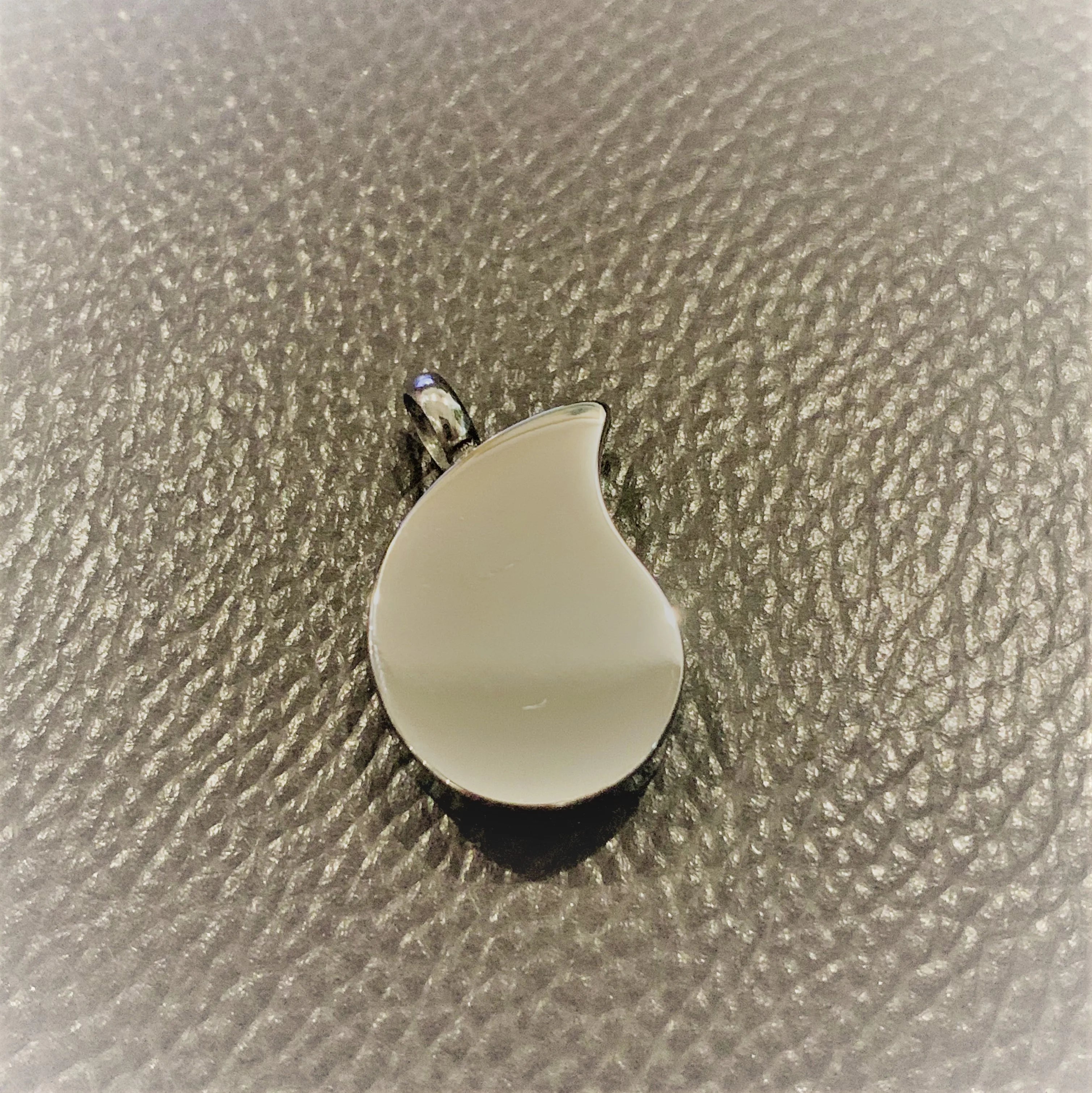 Bigger Ash Chamber Cremation Urn Stainless Steel Tear Drop Urn Necklace Pendant Water Drop Memento Keepsake Cremation Ash Urn