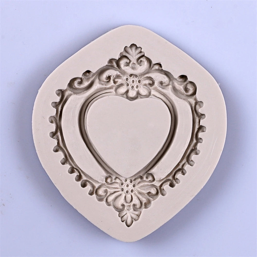 D-0204 Retro heart-shaped mirror frame Fondant turning silica gel mold chocolate biscuit mold DIY cake baking tool