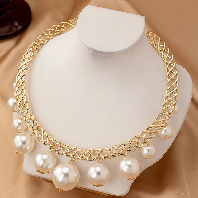 Exaggerated Design Choker Clavicle Chain Women Elegant Vintage Large and Small Pearl Tassel Necklace Jewelry