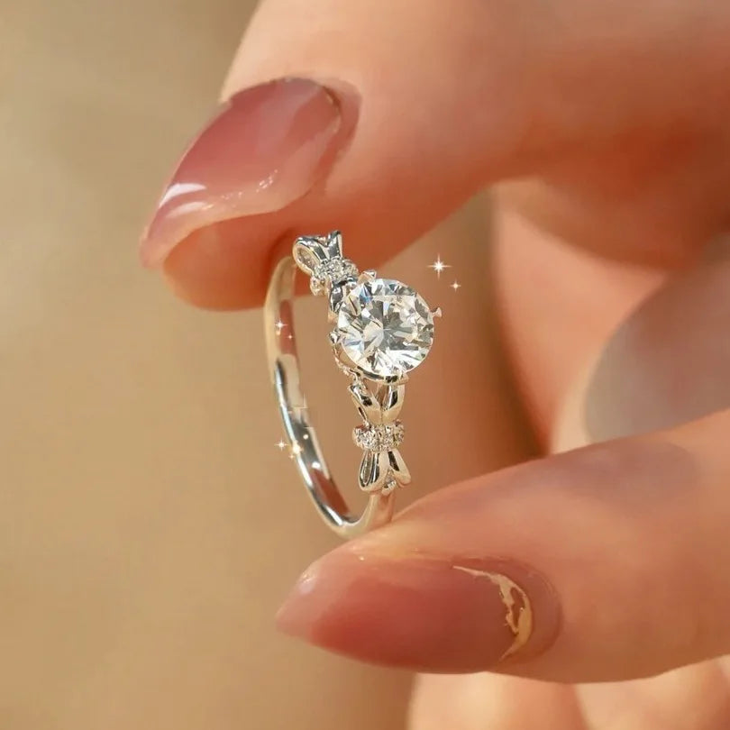Classic Bowknot S925 Sterling Silver Platinum 1Carat Vvs Engagement Wedding Diamond Moissanite Ring for Women Fine Jewelry MegaBDM