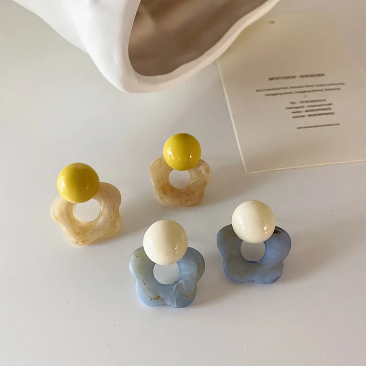 Korean Fashion Blue Yellow Colors Resin Flower Stud Earrings Silver Needle Acrylic Flower Earrings for Sweet Girls