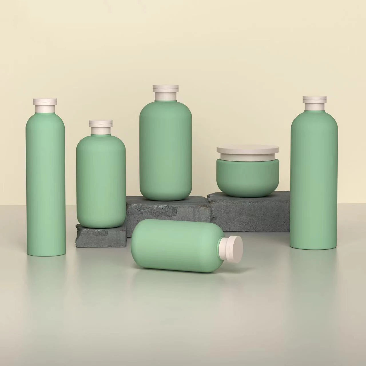 HDPE Pump Sprayer Bottle 250ml/350ml/500ml Custom Design Soft Touch Biodegradable Cosmetic Packaging for Skin Care Serum Lotion