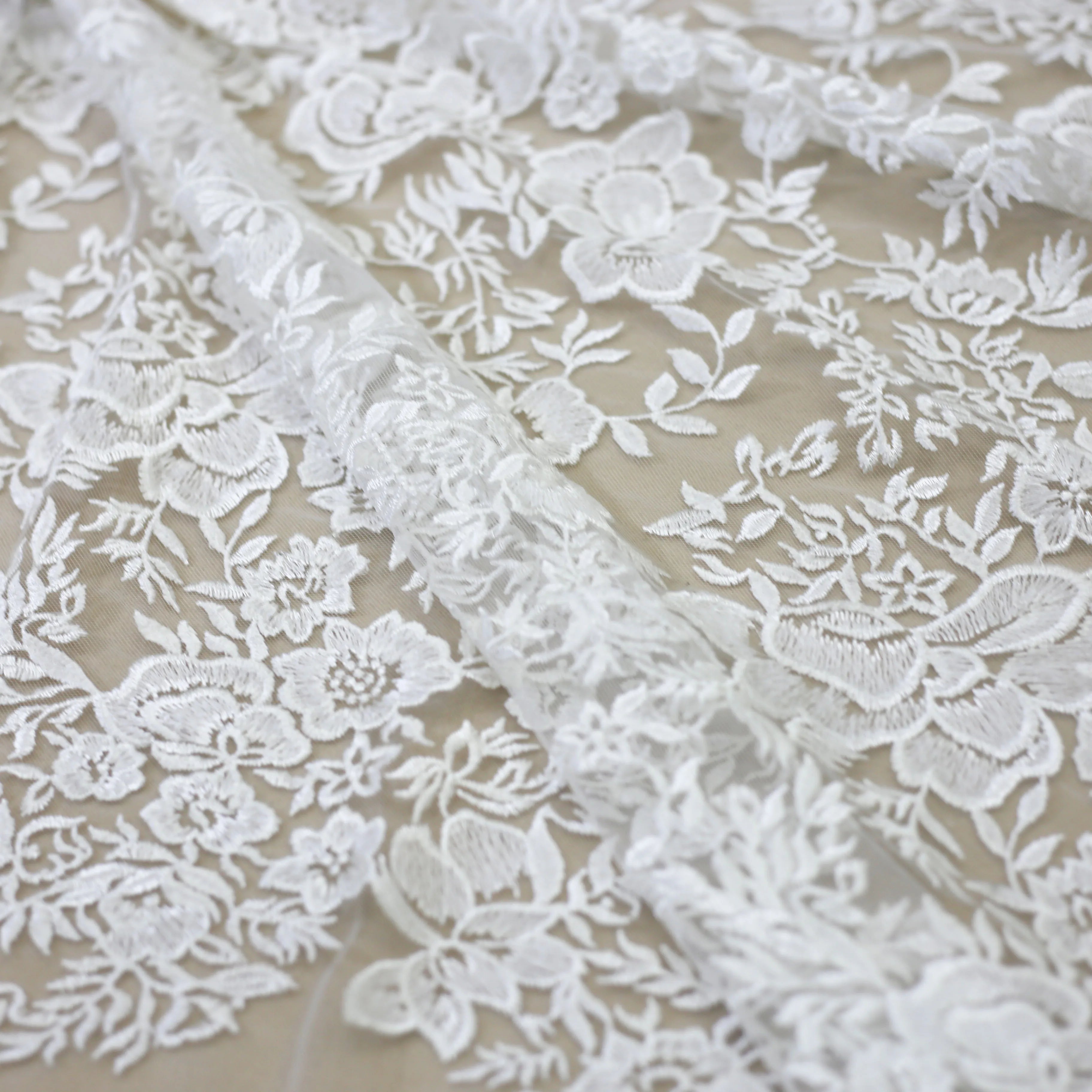 Factory Embroidery Guipure Flower Mesh Lace Fabric
