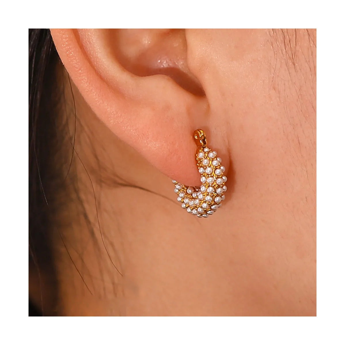 New Waterproof 18k Gold Plated Stainless Steel Cubic Zirconia Jewelry Classic Hammered Shape Pearl Hoop Earrings for Girls