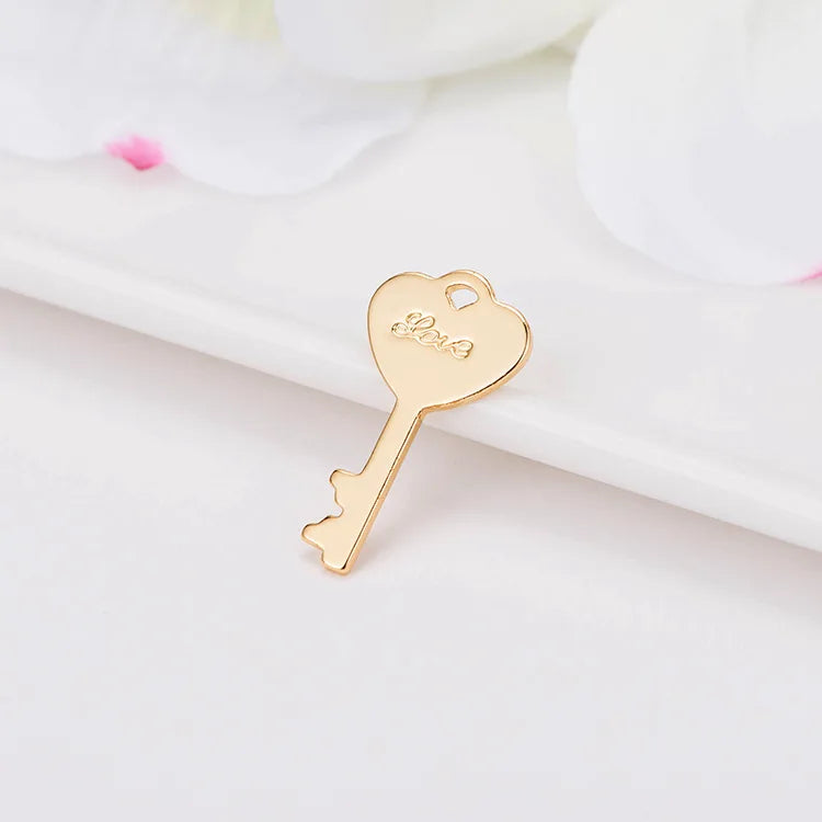 Simple Design Glossy 14K Gold Plated Key Brass Charm for Jewelry Making