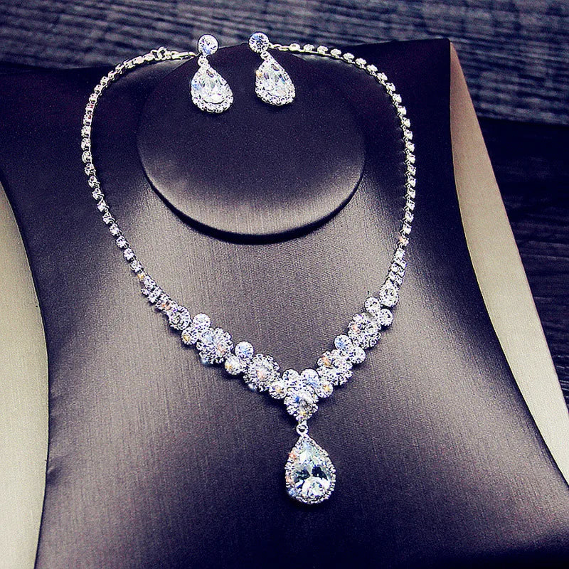 2025 New Banquet Jewelry Necklace Accessories Stylish Elegant Jewelry Sets Shine Zircon Wedding Necklace for Women