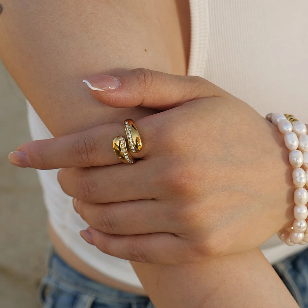 New Fashion Wholesale Custom Non Tarnish 18K Gold Plated Stainless Steel Waterdrop Cross Cubic Crystal Stacking Ring for Women