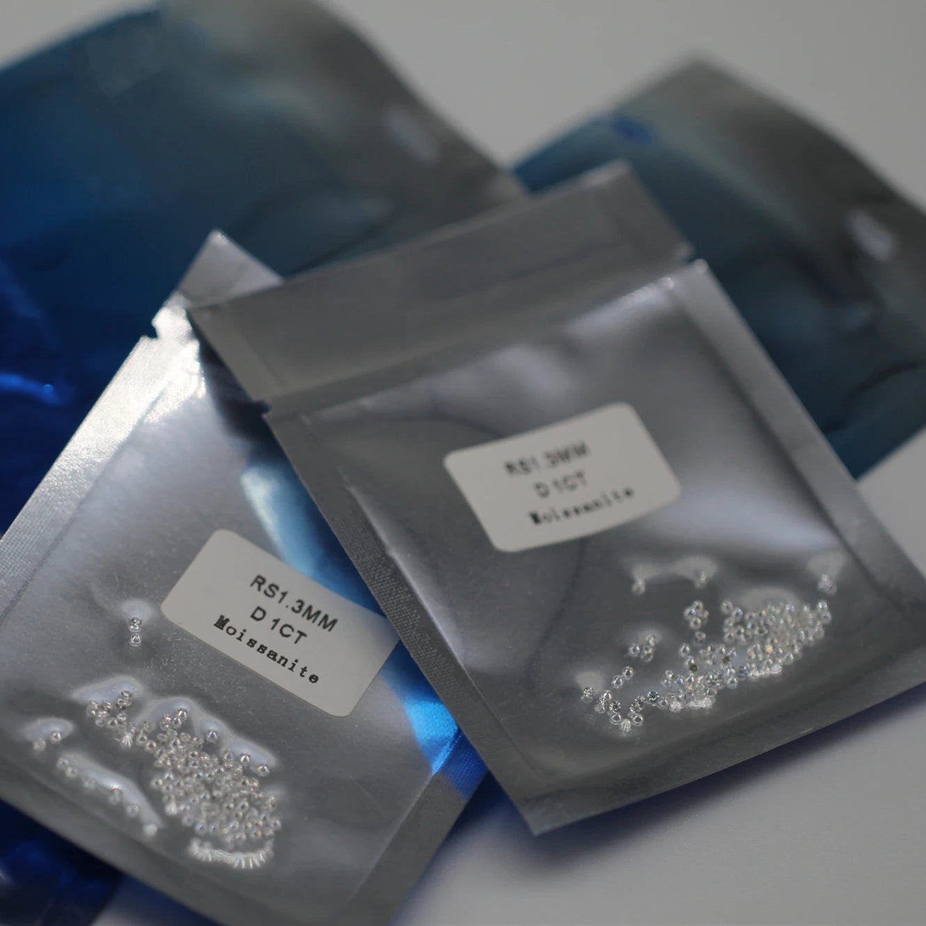 White DEF Loose Melee Moissanite Small Size 0.8mm-3mm Round Brilliant Cut VVS Synthetic Moissanite Diamond Stones