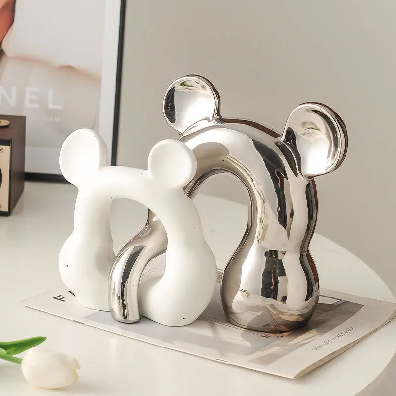 Modern Creative Ceramic Bear Ornament Luxury Abstract Art for Living Room Entrance Desktop Bedroom Hand for Home Use Wholesale